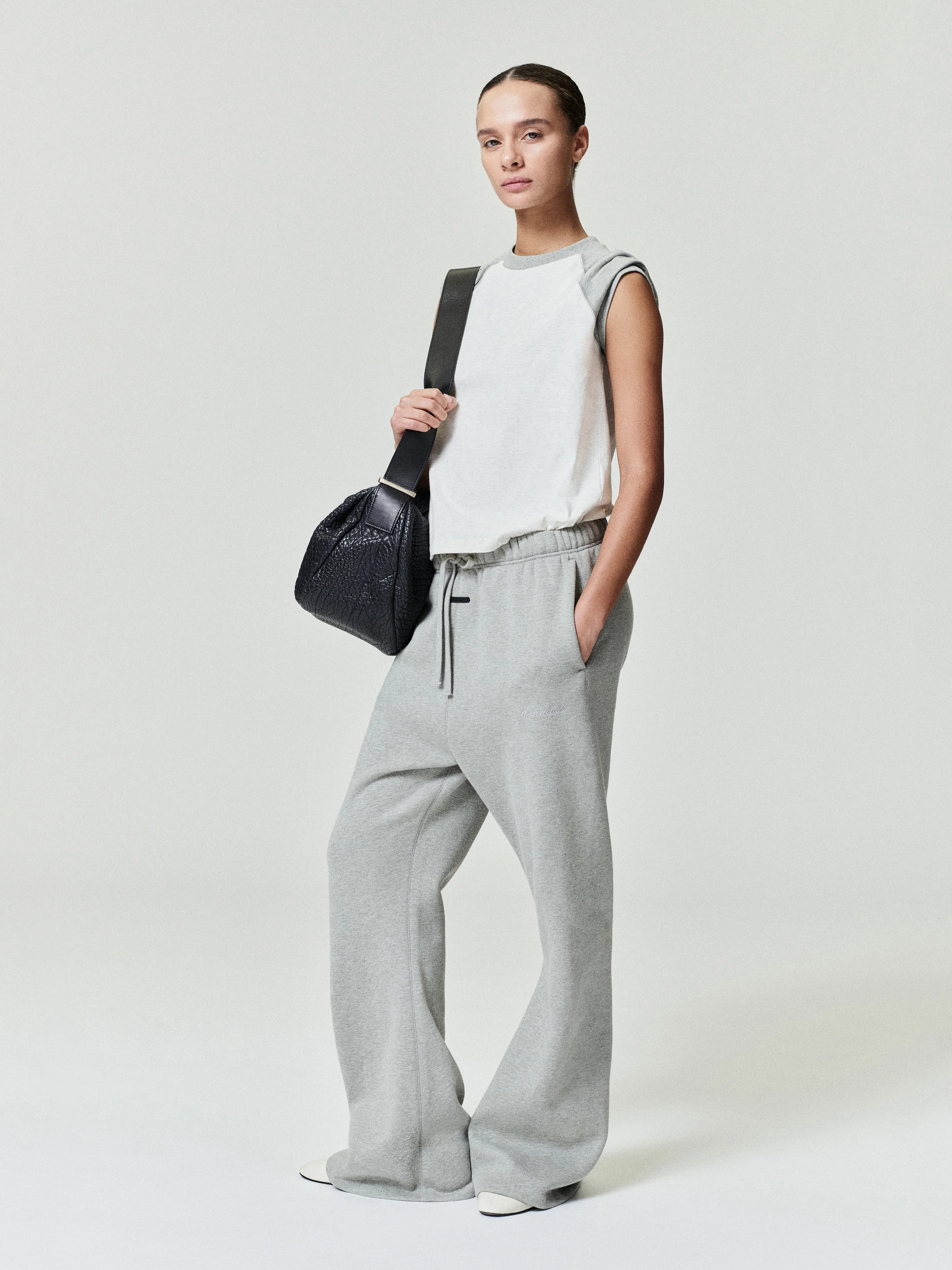 Womens Signature SS26 Classic Flare Sweatpant